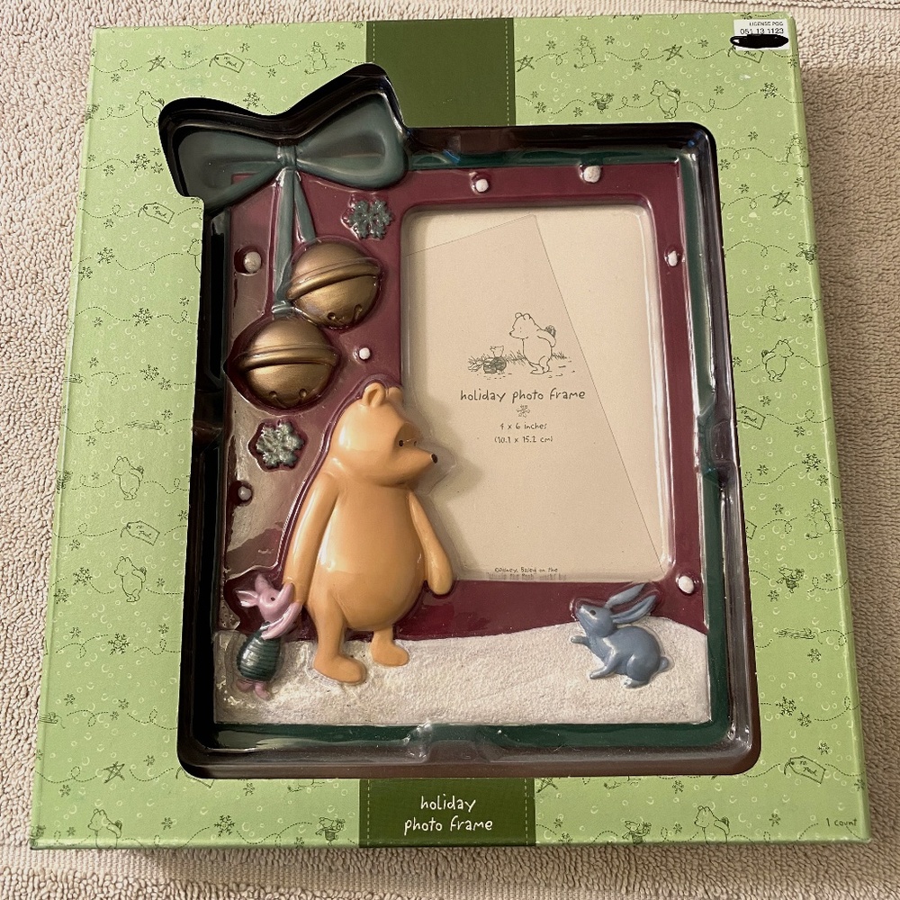 Classic Winnie the pooh holiday picture frame